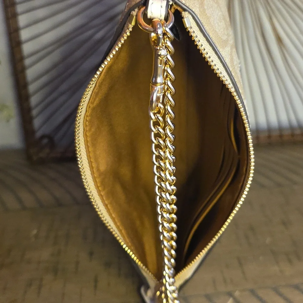 Coach Clutch With Coach Gold Toned Metal Strap Excellent - Picture 5 of 6